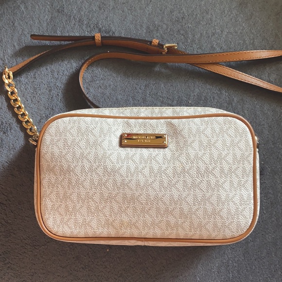 Michael Kors Handbags - Michael Kors Crossbody bag